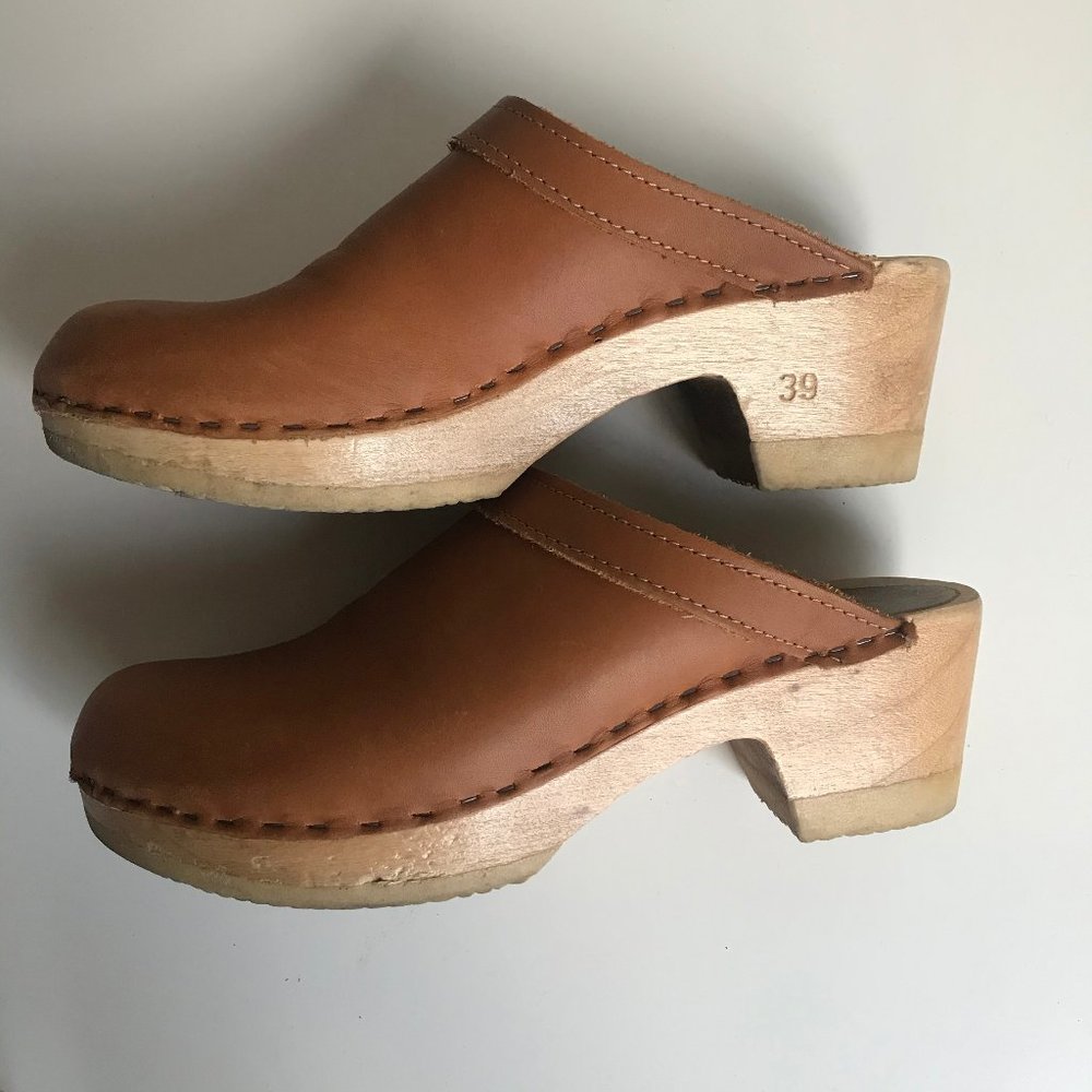 Sven Mid Heel Plain Clogs